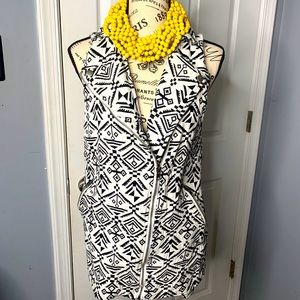 Forever 21 Black & White Aztec Vest